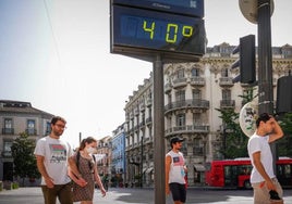 El verano llega por adelantado en Andalucía: noches tropicales y máximas de 40 grados.