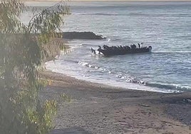 Identificadas 19 personas tras alcanzar las costas de Níjar y Roquetas de Mar a través dos pateras