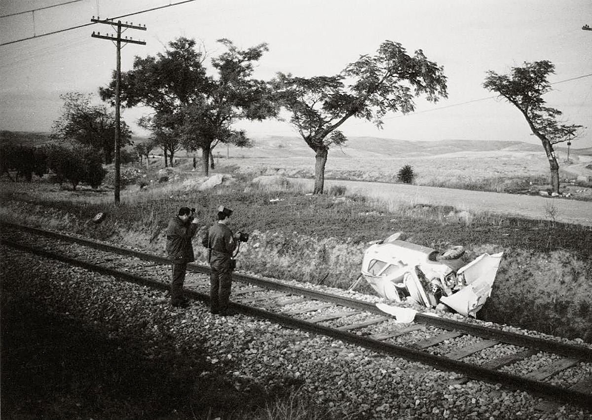 Imagen secundaria 1 - Imágenes de Manuel Bello que se exponen en Condes de Gabia. 