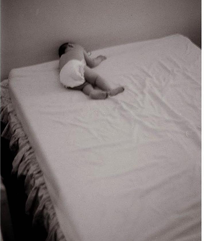 Imagen secundaria 2 - Imágenes de Manuel Bello que se exponen en Condes de Gabia. 