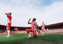 Choco Lozano celebra su gol en el partido mil en la historia de la UD Almería.