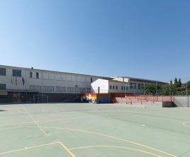 El patio del colegio público de Híjar.