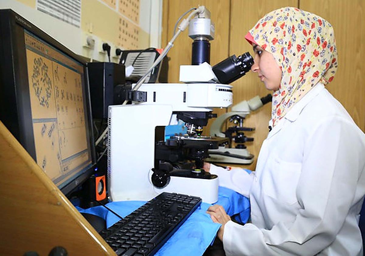 Una de las alumnas gazatíes que ha formalizado su solicitud de beca para estudiar en la UAL.