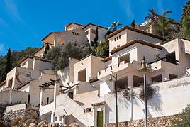 Afectados de Cármenes del Mar consideran la decisión del TSJA «un despropósito judicial»