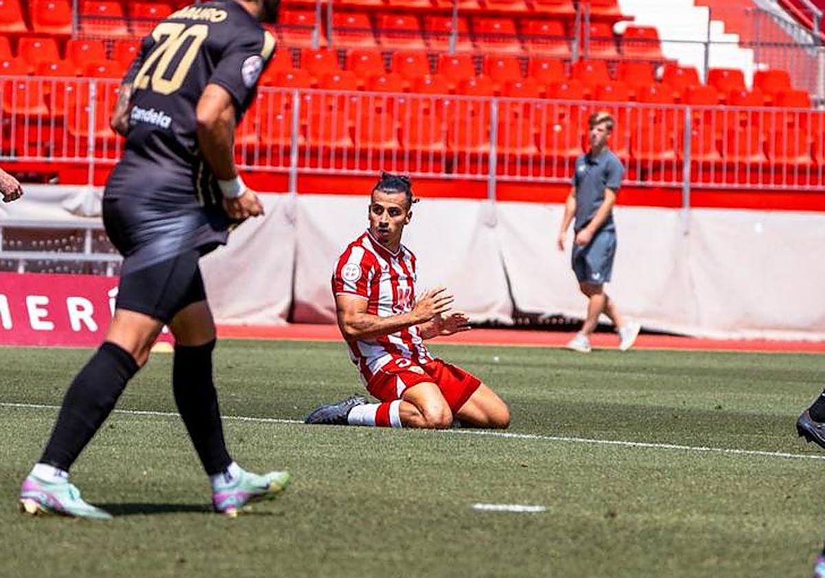 El filial no quiere arrodillarse en La Victoria y sí ganar el partido para estar más cerca del ascenso.