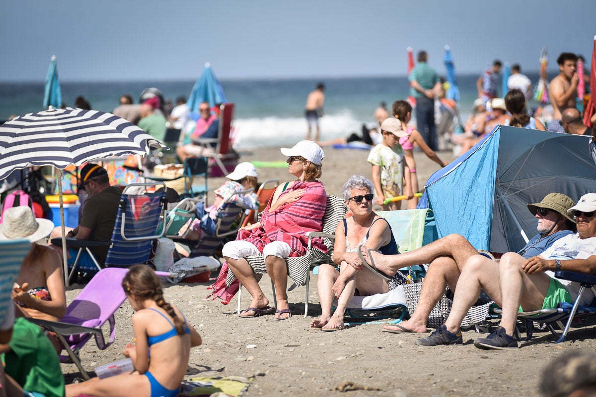 Las imágenes del Festival Aéreo de Motril y el ambiente en la playa