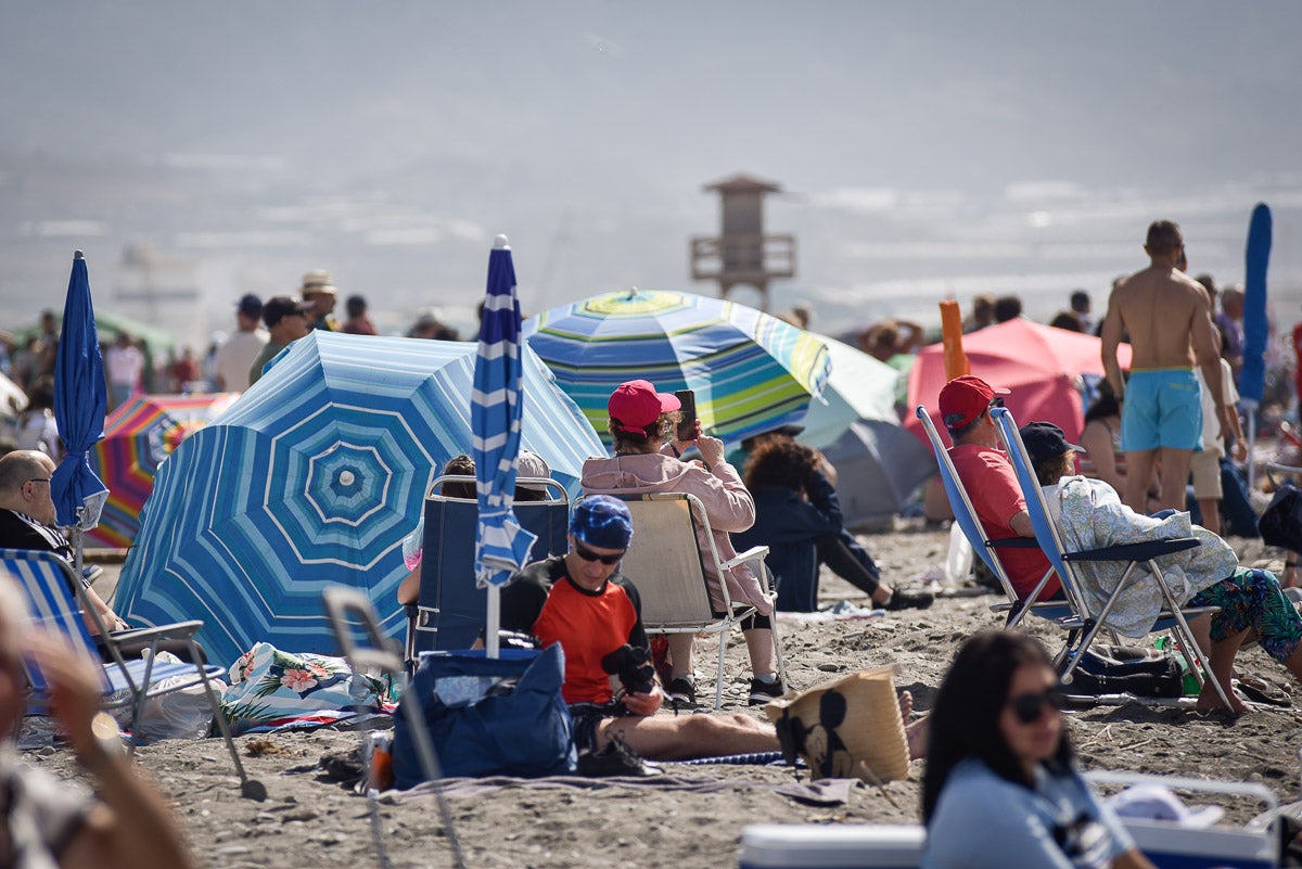 Las imágenes del Festival Aéreo de Motril y el ambiente en la playa