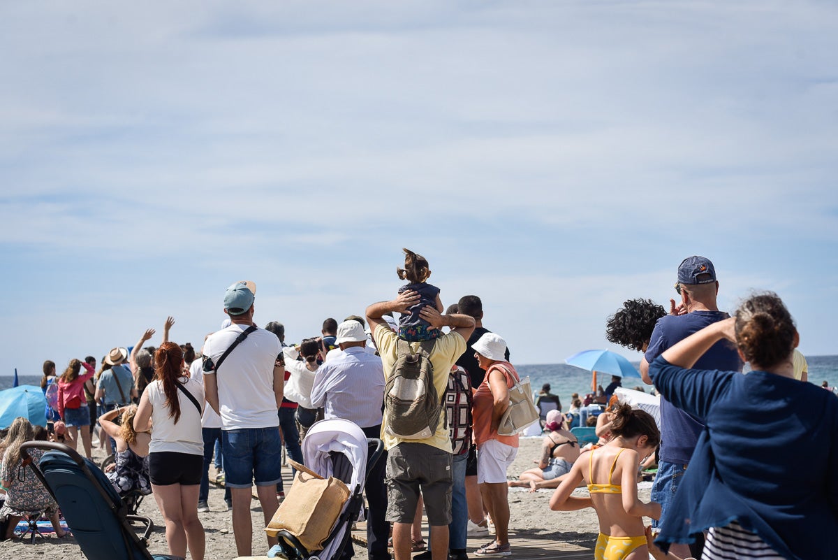 Las imágenes del Festival Aéreo de Motril y el ambiente en la playa