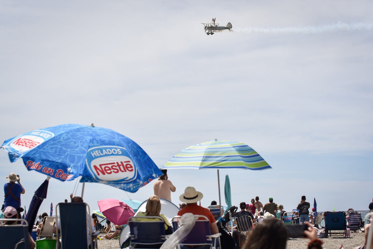 Las imágenes del Festival Aéreo de Motril y el ambiente en la playa