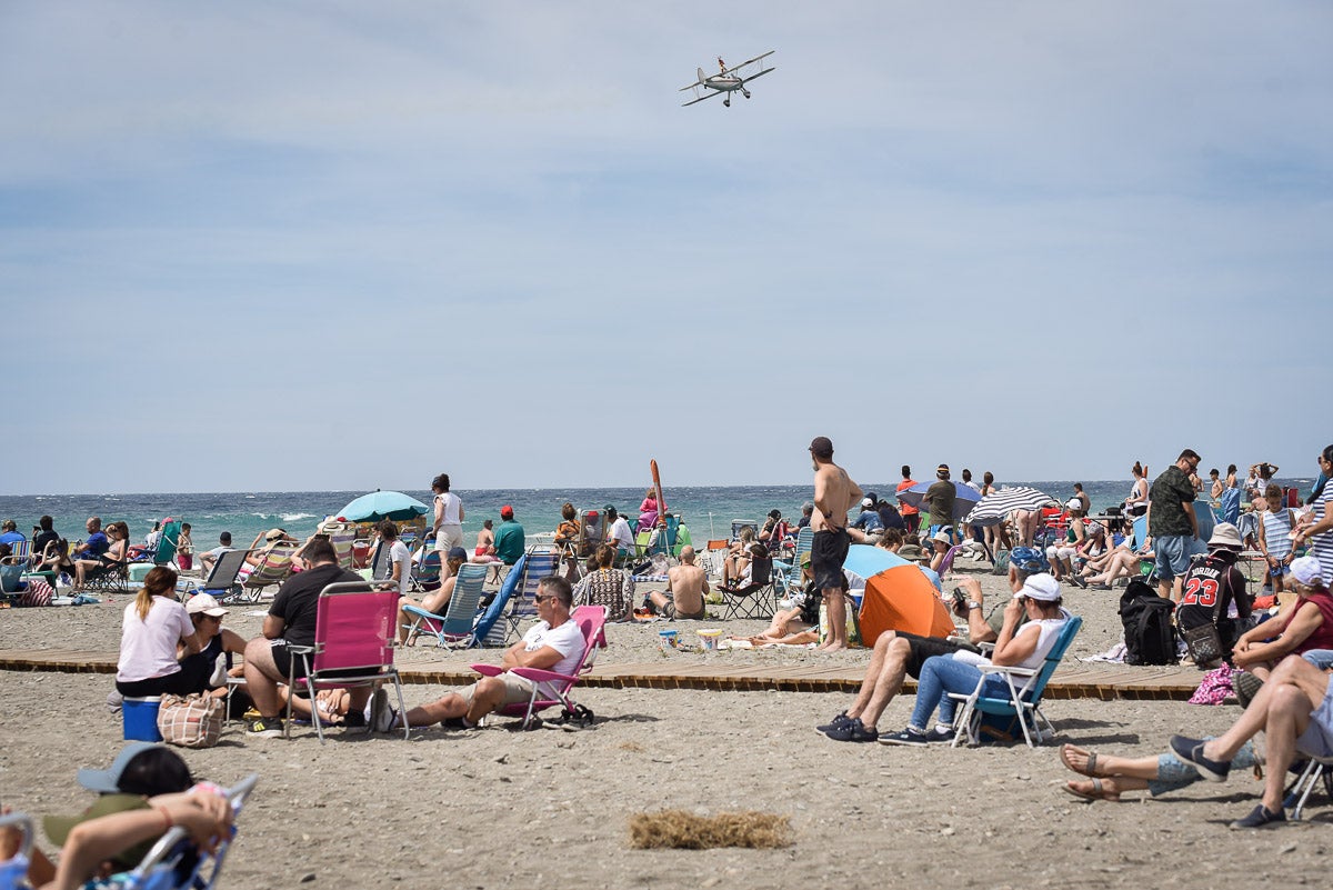 Las imágenes del Festival Aéreo de Motril y el ambiente en la playa