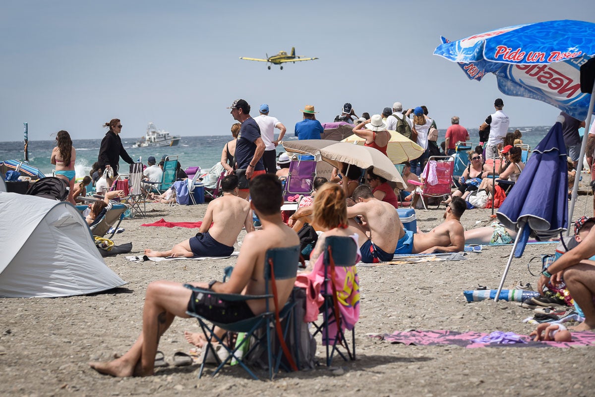 Las imágenes del Festival Aéreo de Motril y el ambiente en la playa