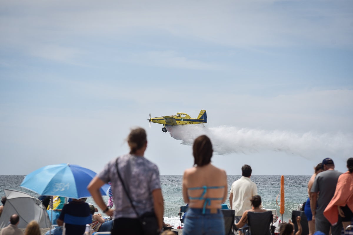 Las imágenes del Festival Aéreo de Motril y el ambiente en la playa