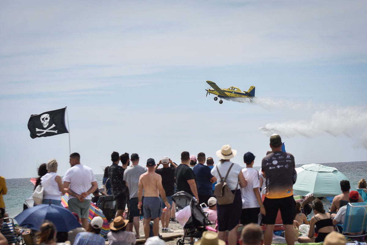 Las imágenes del Festival Aéreo de Motril y el ambiente en la playa