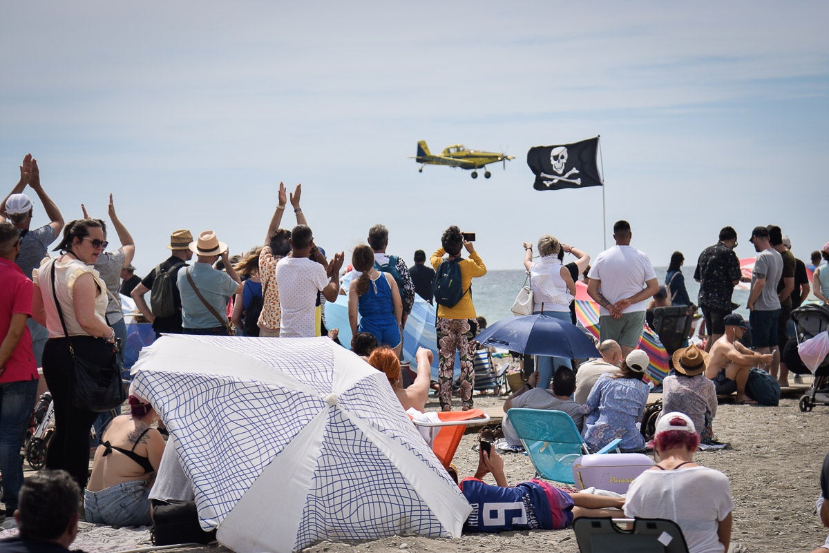 Las imágenes del Festival Aéreo de Motril y el ambiente en la playa