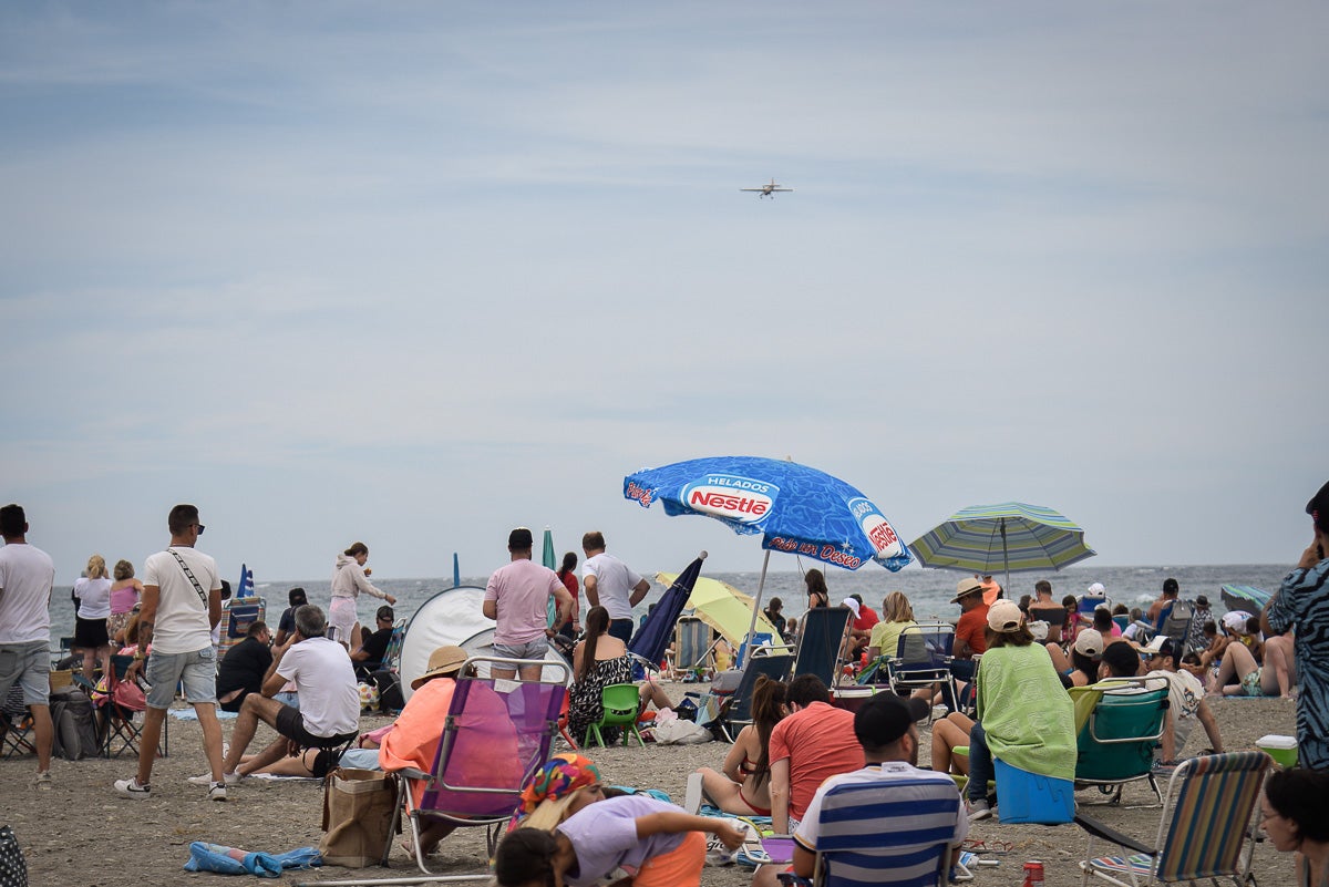 Las imágenes del Festival Aéreo de Motril y el ambiente en la playa