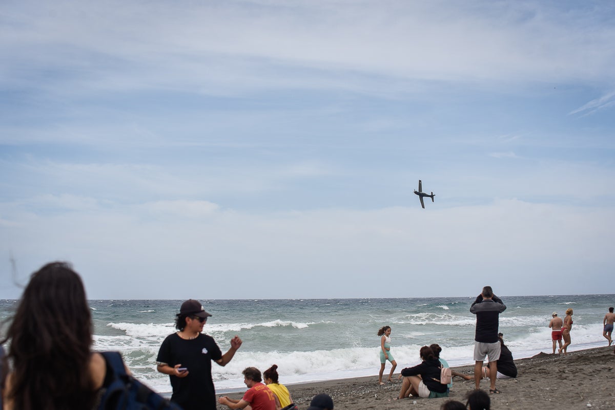 Las imágenes del Festival Aéreo de Motril y el ambiente en la playa