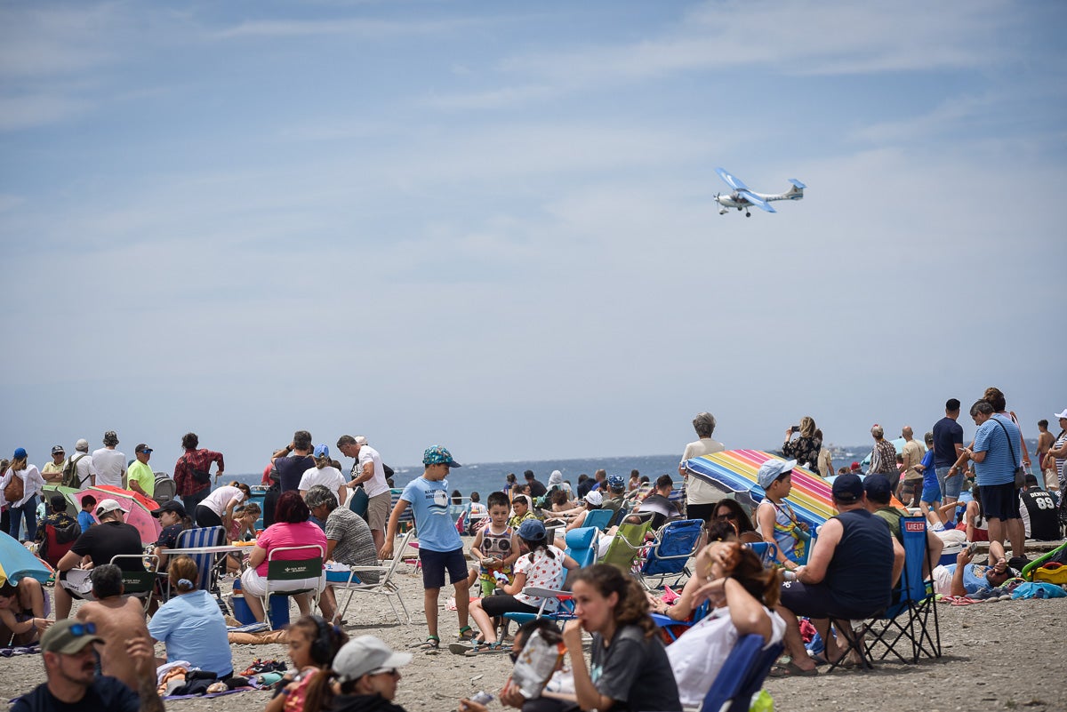 Las imágenes del Festival Aéreo de Motril y el ambiente en la playa