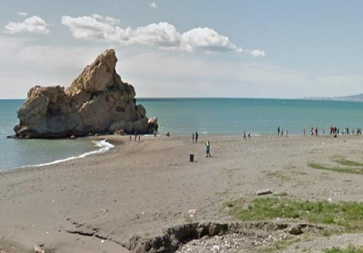 Playa Peñón del Cuervo en Málaga..