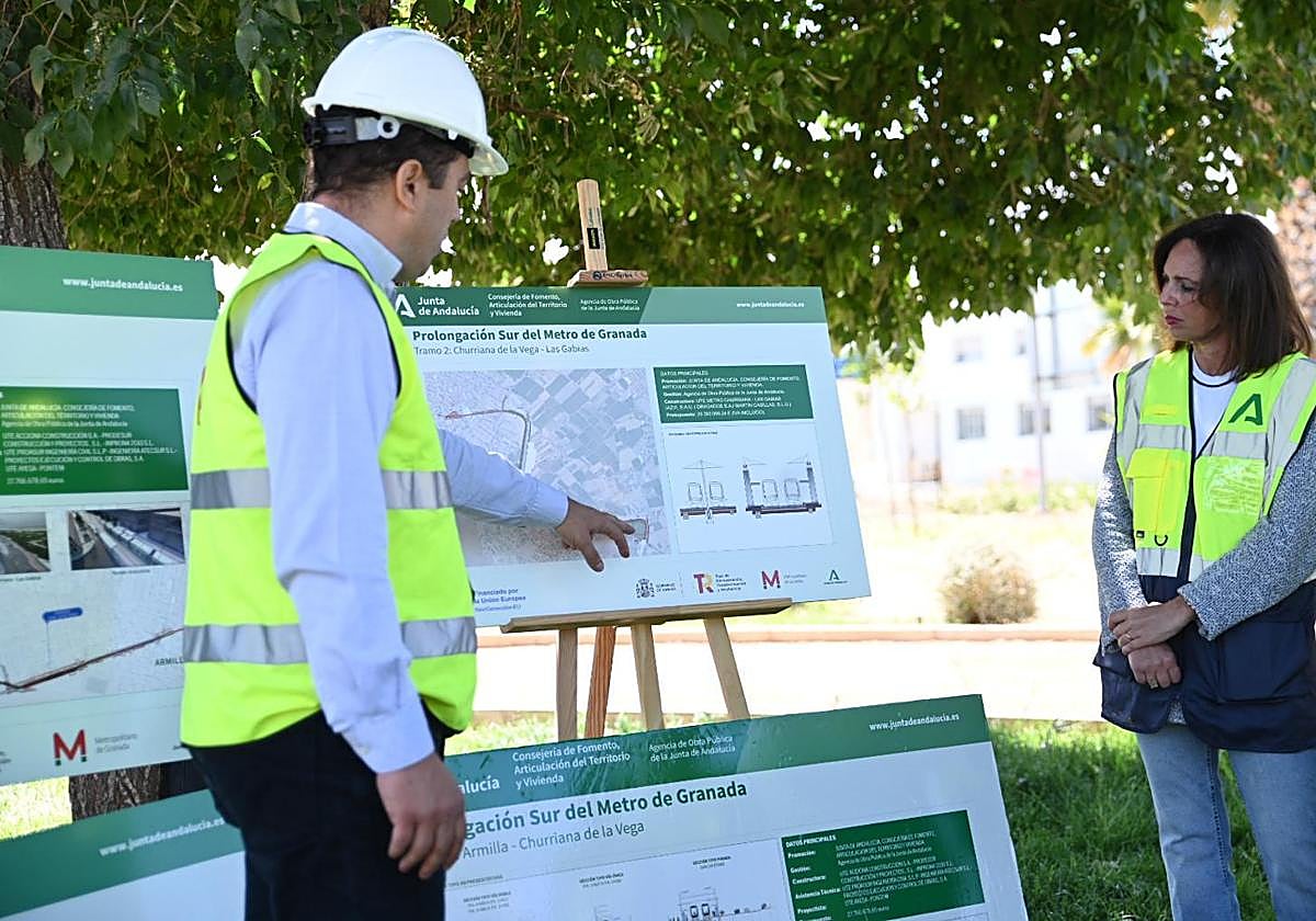 La consejera de Fomento durante su visita a las obras del metro.