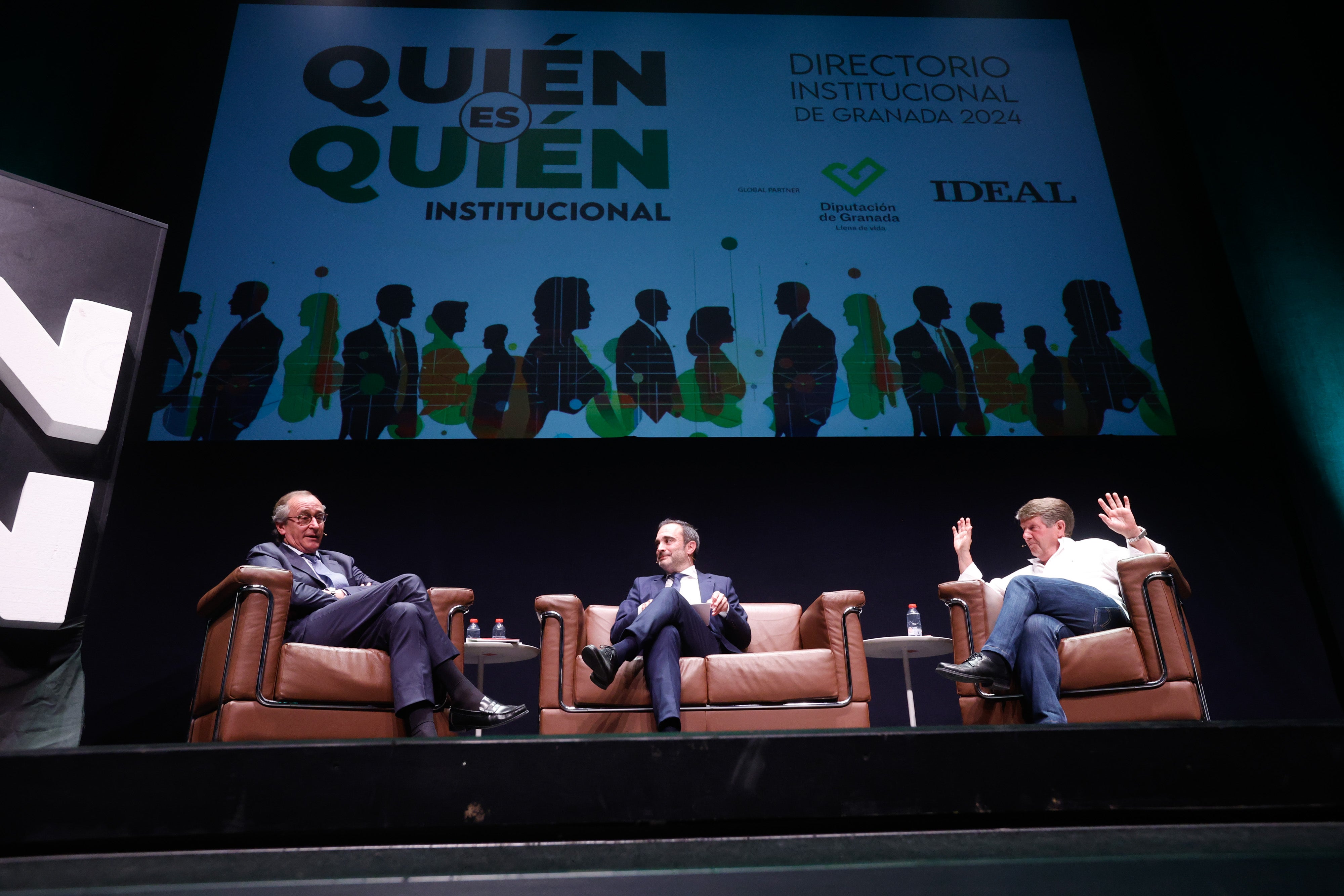 Alfonso Alonso, Quico Chirino y Antonio Martínez Caler, durante el coloquio.