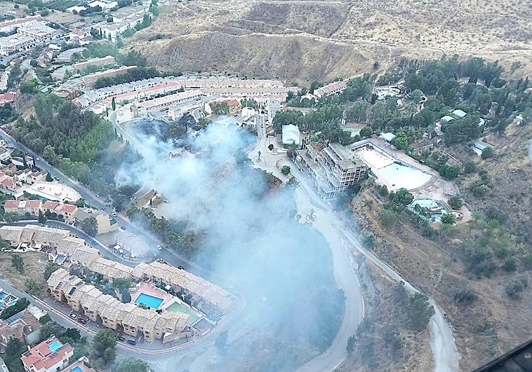Incendio declarado en Cenes de la Vega.