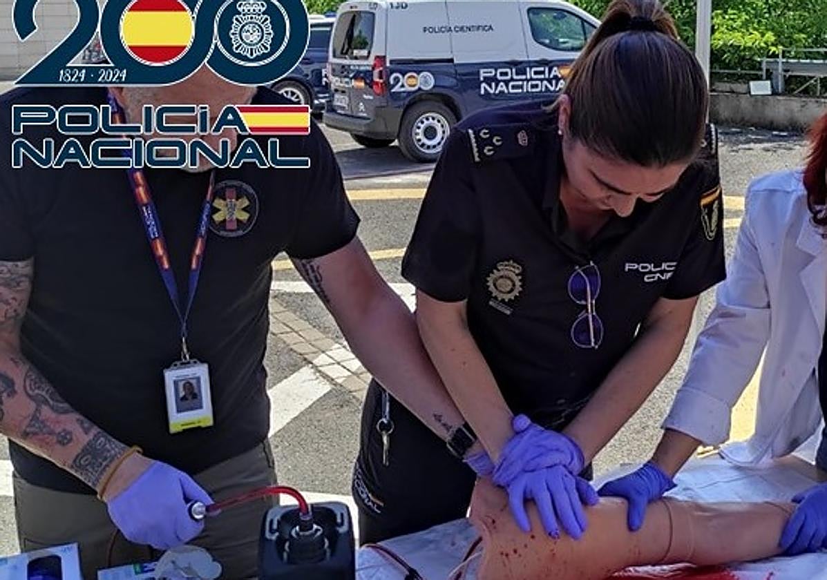 Simulacro de reanimación de la Policía Nacional