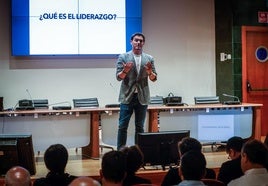 Albert Rivera, ayer en Alhambra Venture Academy.