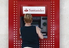 El cambio para sacar dinero en los cajeros que anuncia el Santander