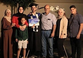 Ahmad Ismail y su familia cuando estaban todos juntos.