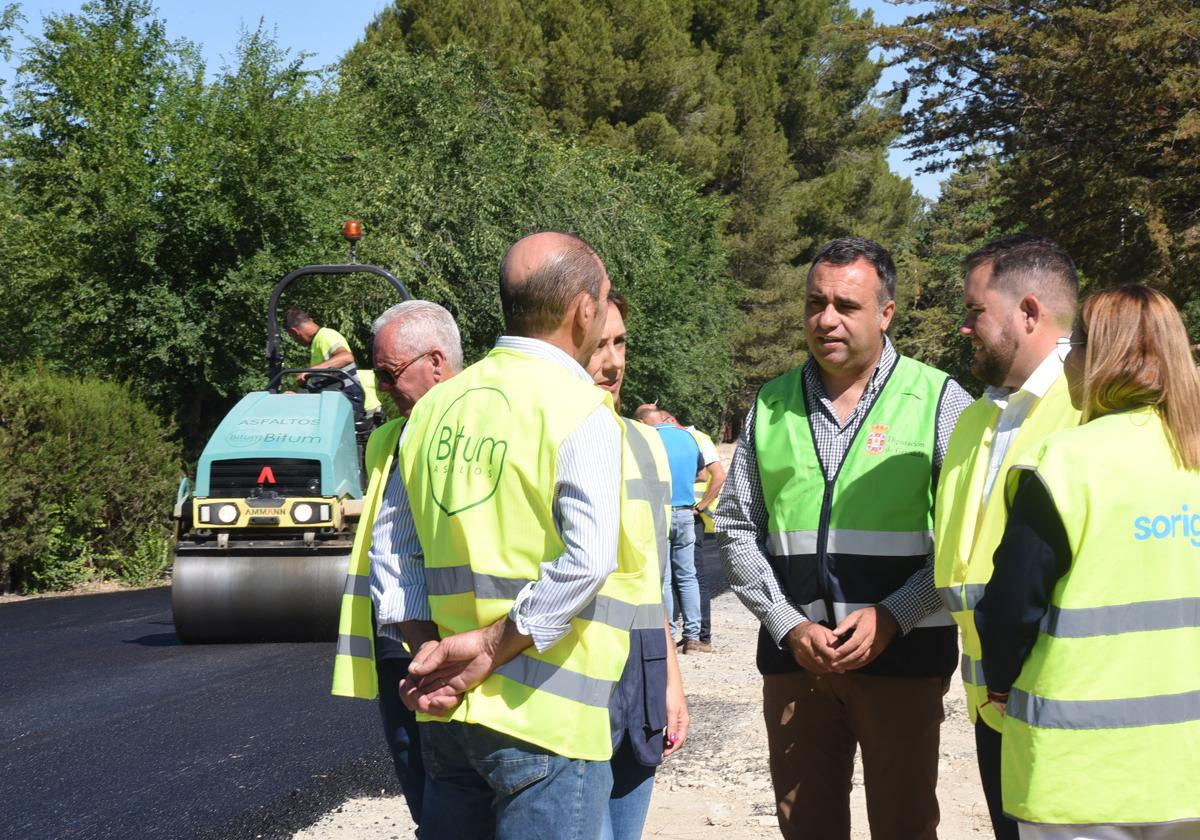 Diputación invierte 400.000 euros en el arreglo de la GR-4302, en el embalse de Los Bermejales