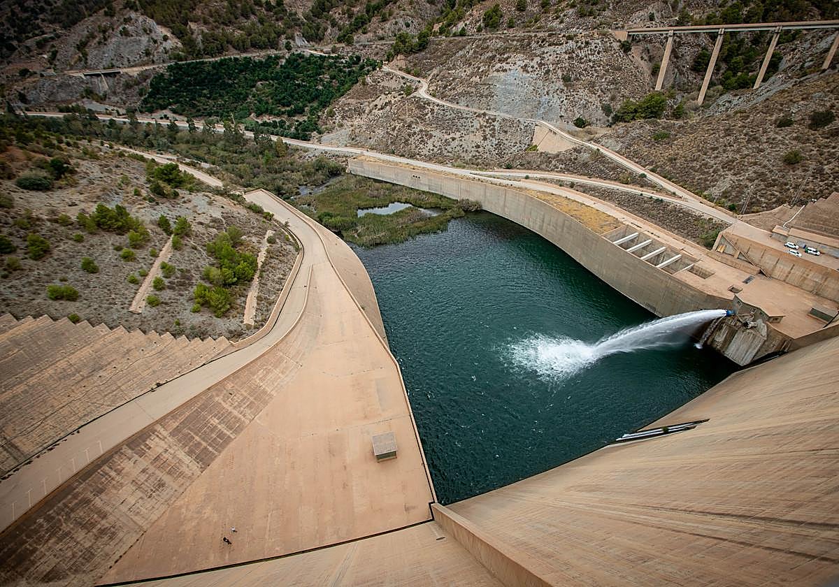 El embalse de Rules.