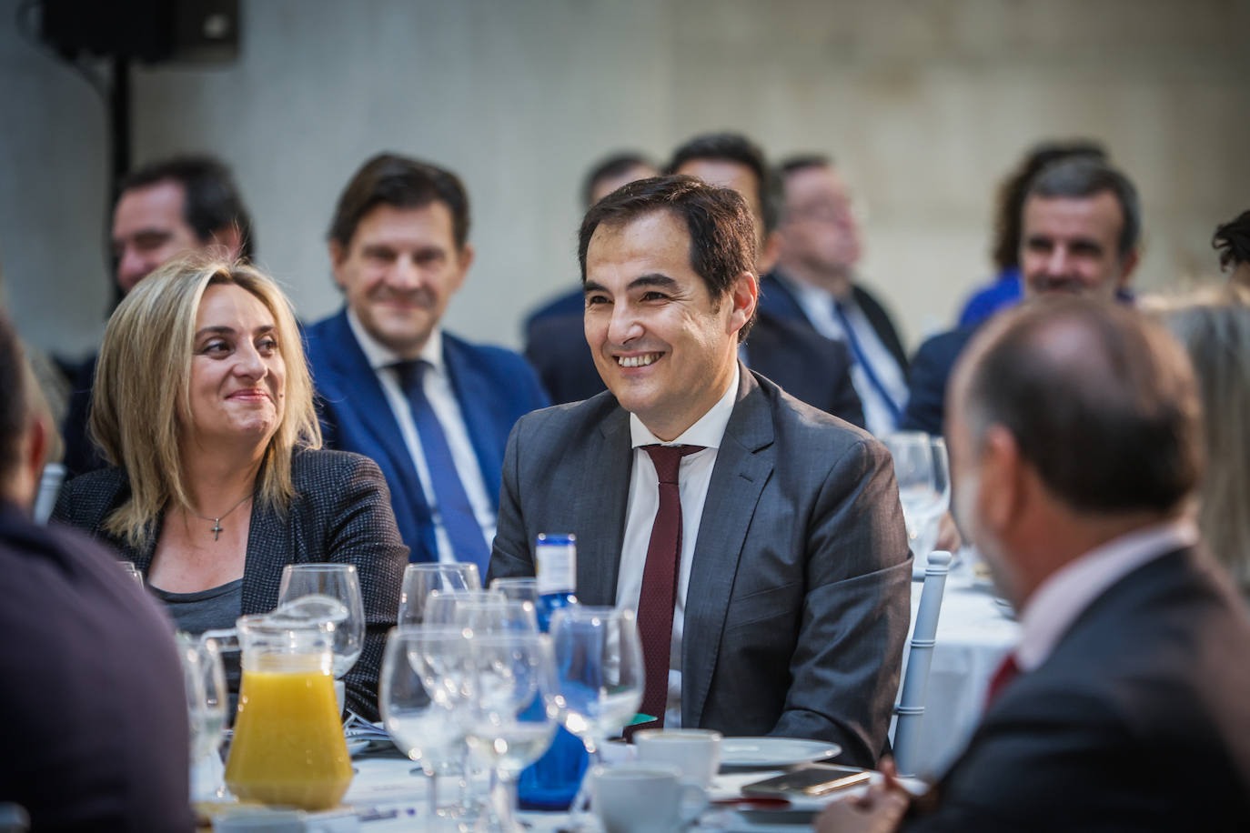 El desayuno con el consejero de Justicia, en imágenes