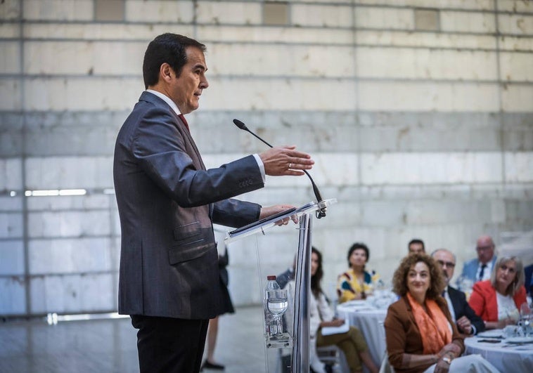 José Antonio Nieto, consejero de Justicia, durante el desayuno organizado por Ideal