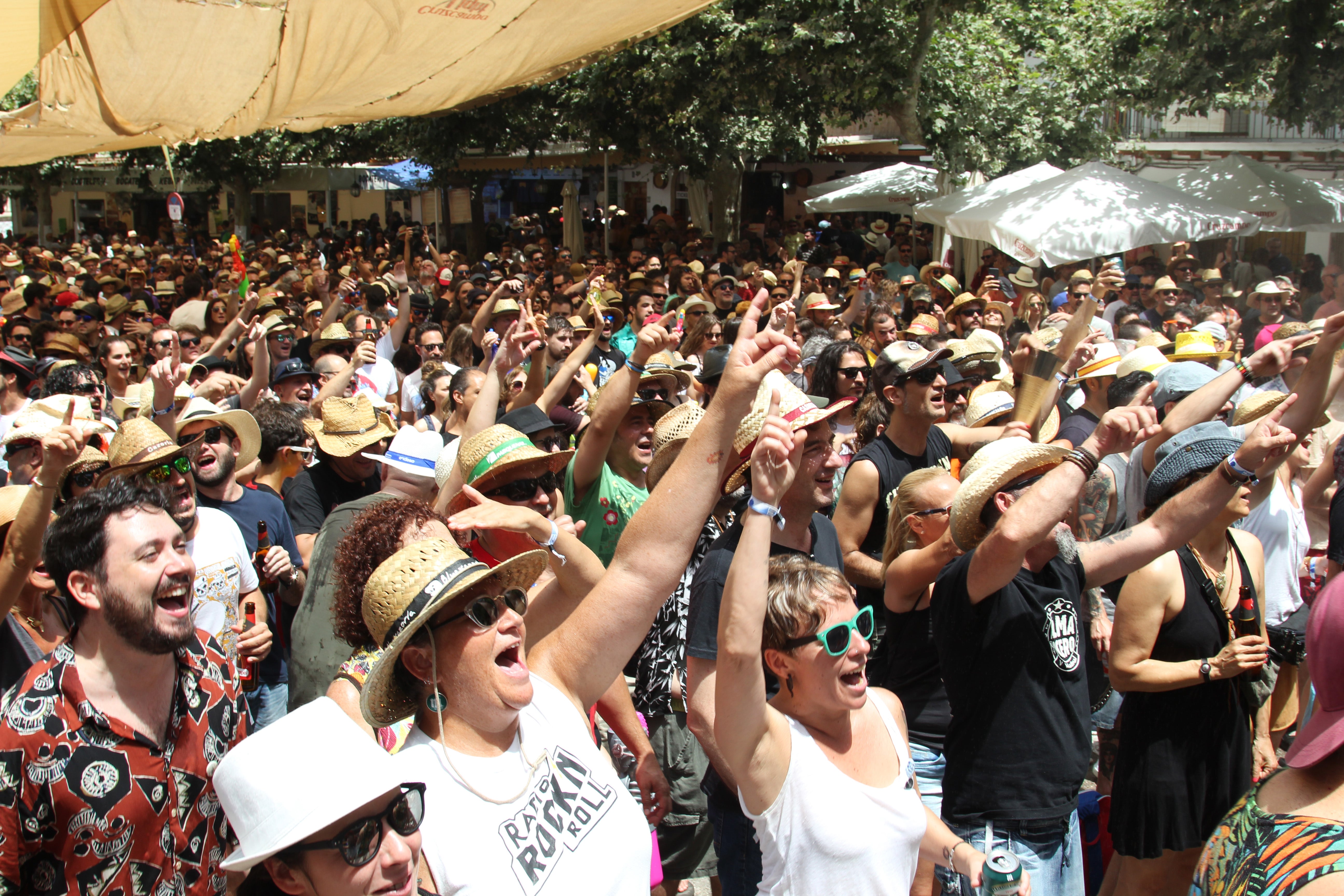 Público en la Plaza Vieja en la edicioón anterior.