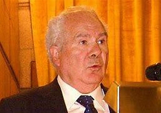 El catedrático Enrique Villanueva.