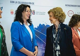 La Reina Sofía, con la alcaldesa de Almería.