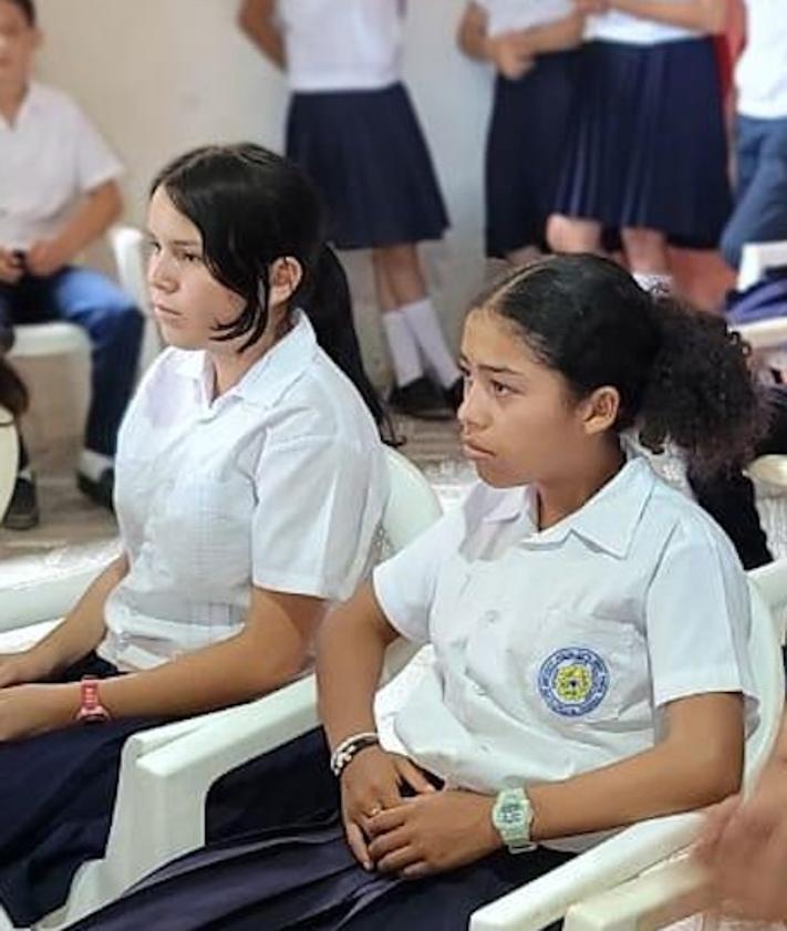 Imagen secundaria 2 - Nace la biblioteca «Empresa Cosentino» en El Paraíso, en el corazón de Honduras