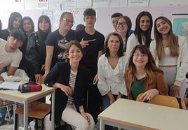 La profesora Margarita Villén en el IES 'Tomasso Stigliani' de Matera.