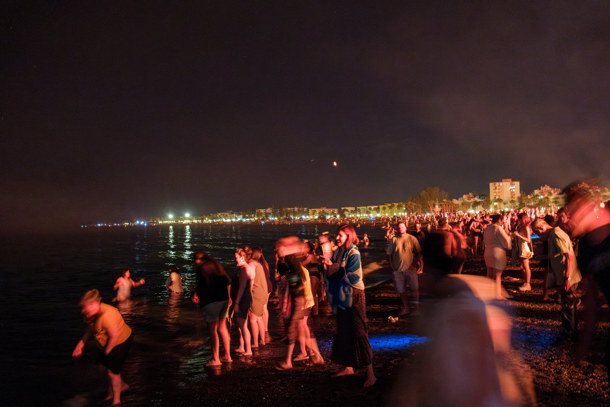 La noche de San Juan en Granada, en imágenes