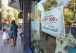 Una pareja, a punto de perder 66 millones ganados en Euromillones porque el lotero «rompió el boleto».