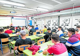 La supresión de sedes de la FP a distancia crea confusión entre alumnos y docentes