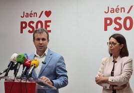 Julio Millán y África Colomo, este martes en rueda de prensa.