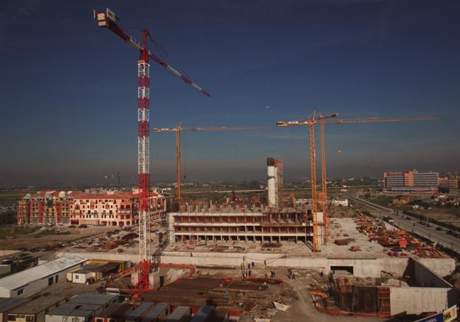 Proceso de construcción del Cubo en el año 2000