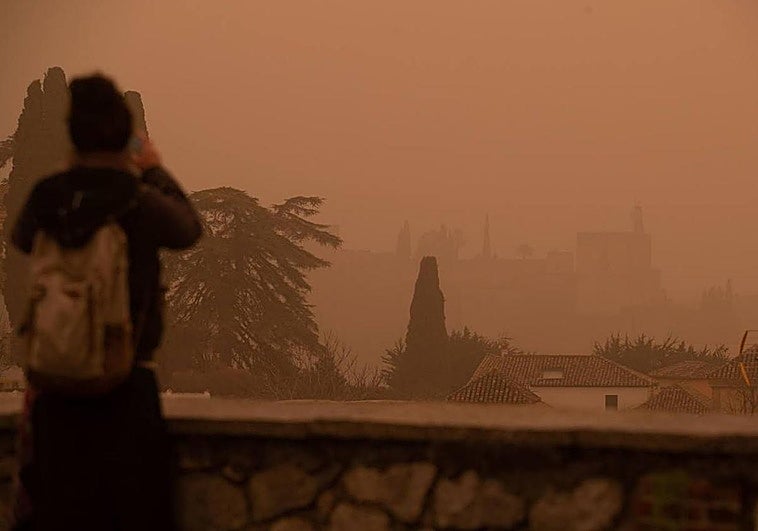 Invasión de polvo sahariano y drástico cambio de tiempo en Andalucía.