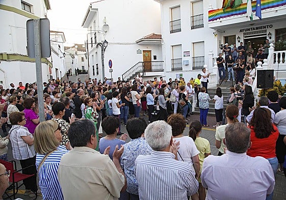 Concentración en Zafarraya este sábado por la noche por Marian y Laura.