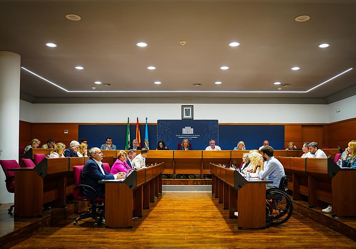 Instante del pleno del Ayuntamiento de Motril.