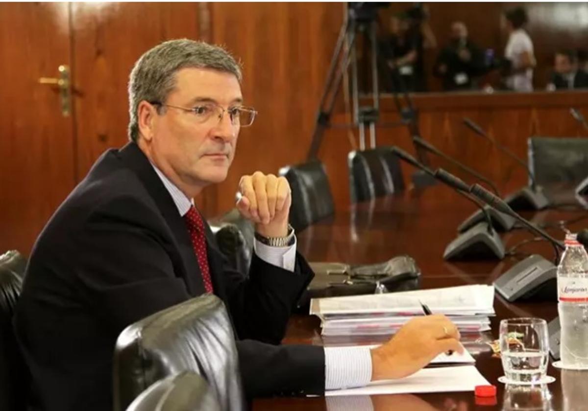 El exdirector general de IDEA Miguel Ángel Serrano en la comisión del caso ER.