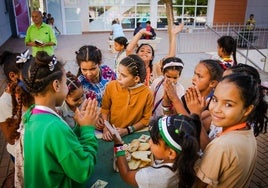 Recibimiento a los niños en La Espiral de Peligros.