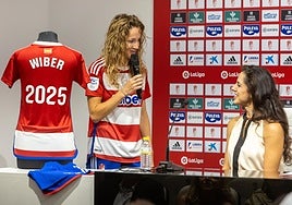 Presentación de Wiber como patrocinador del Granada en 2023.