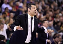 Pablo Pin, en tensión durante un partido de la Liga Endesa.